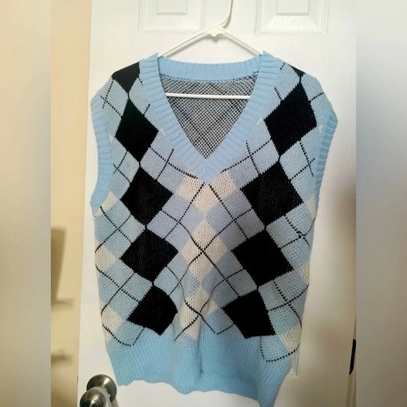 🩵🖤🤍Argyle Sweater Vest - Picture 4 of 5